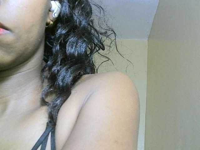 Avrilhunt live cam on BongaCams