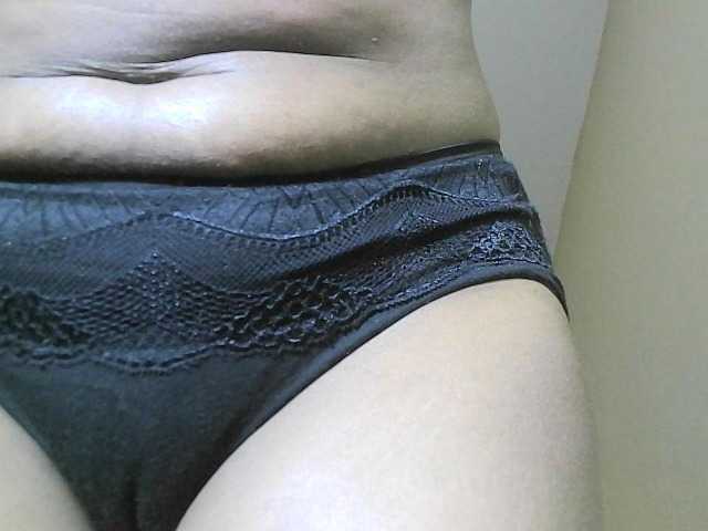 Avrilhunt live cam on BongaCams