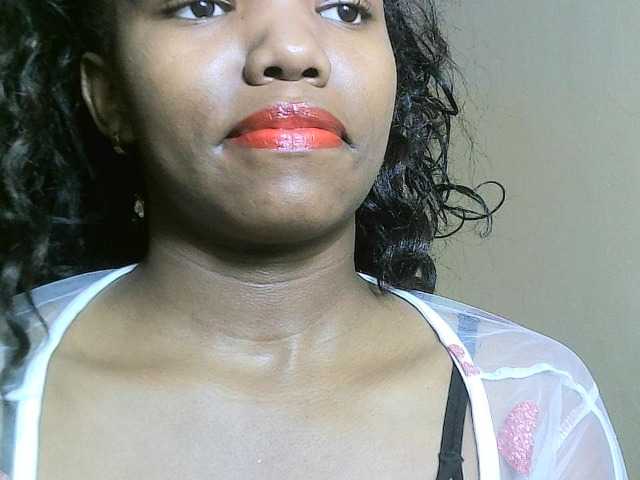Avrilhunt live cam on BongaCams