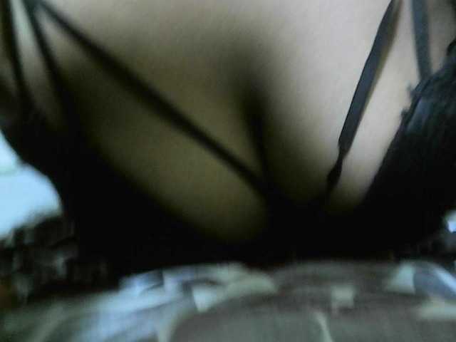 Avrilhunt live cam on BongaCams