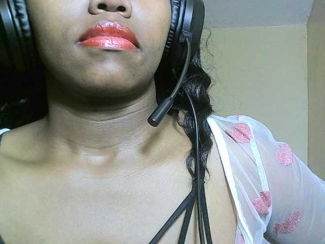 Avrilhunt live cam on BongaCams