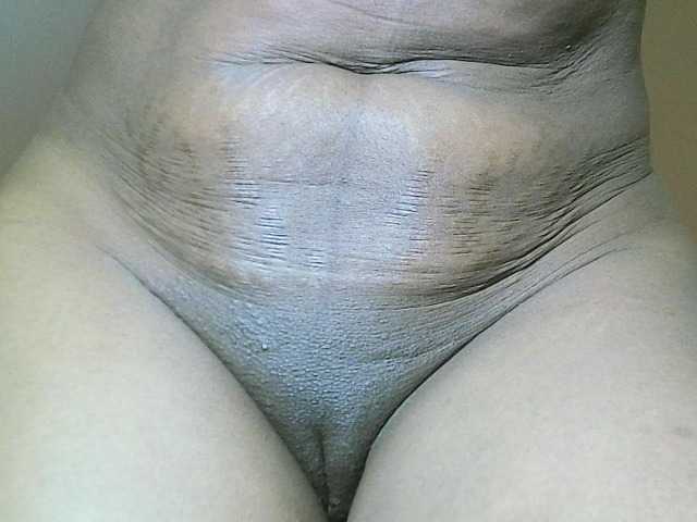 Avrilhunt live cam on BongaCams
