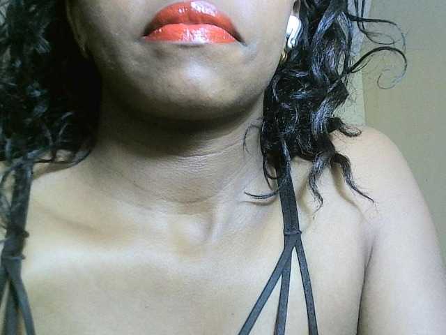 Avrilhunt live cam on BongaCams