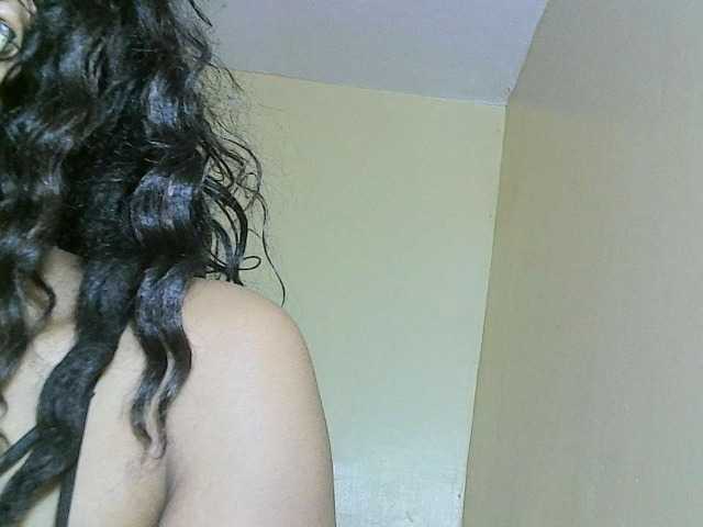 Avrilhunt, live now on BongaCams
