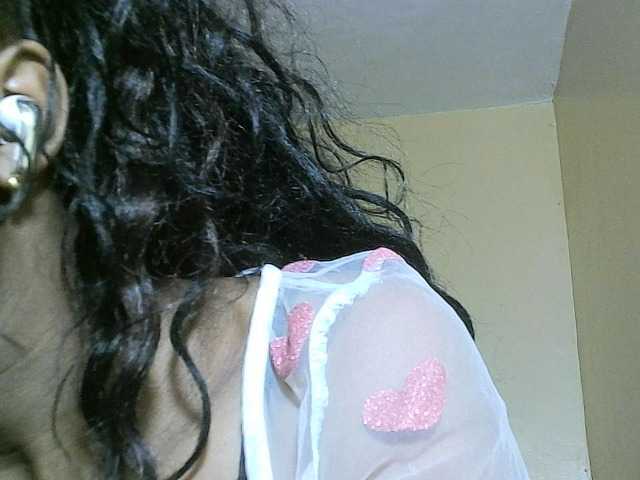 Avrilhunt live cam on BongaCams