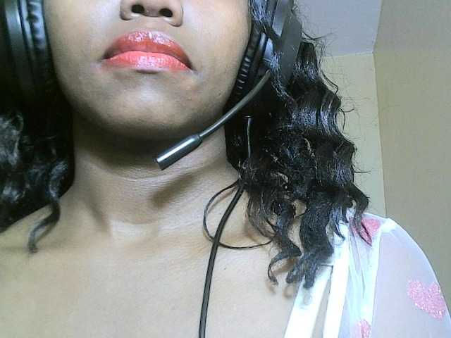 Avrilhunt live cam on BongaCams