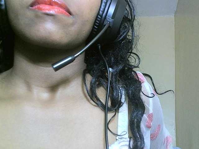 Avrilhunt live cam on BongaCams