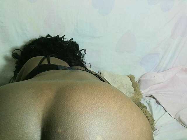 Avrilhunt live cam on BongaCams