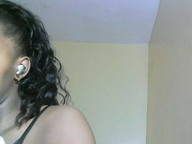 Avrilhunt, en directo ahora en BongaCams