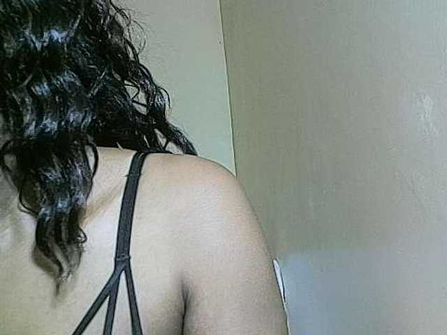Avrilhunt live cam on BongaCams