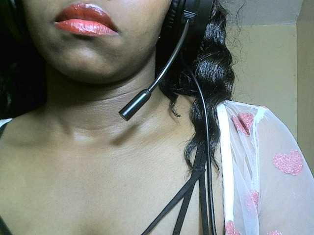Avrilhunt live cam on BongaCams