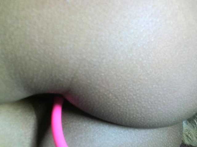 Avrilhunt live cam on BongaCams