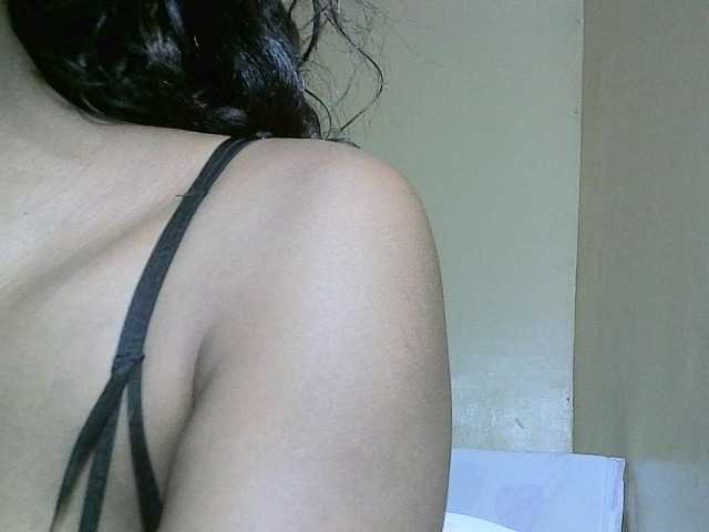 Avrilhunt live cam on BongaCams