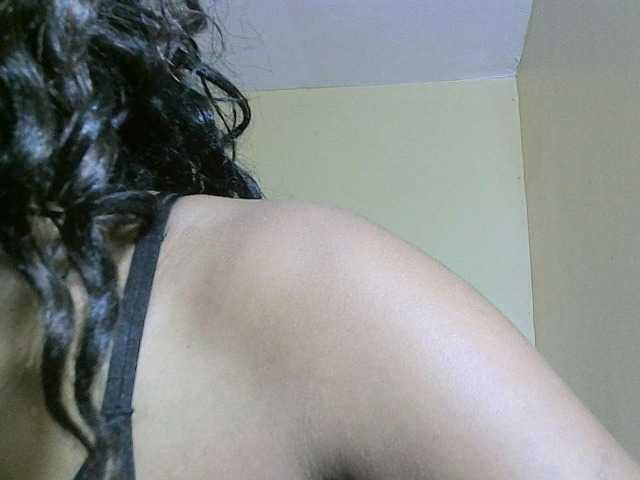 Avrilhunt live cam on BongaCams