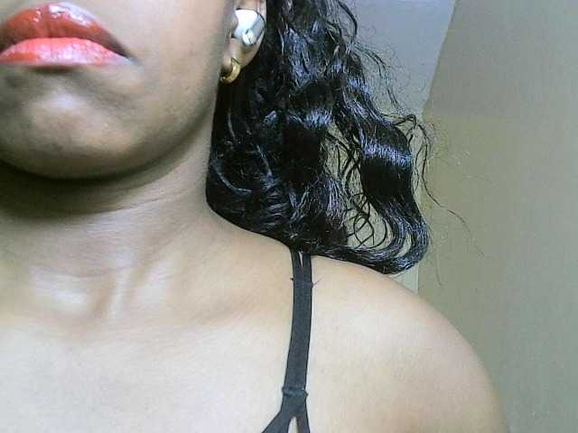 Avrilhunt live cam on BongaCams