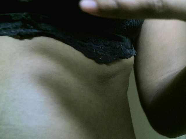 Avrilhunt live cam on BongaCams
