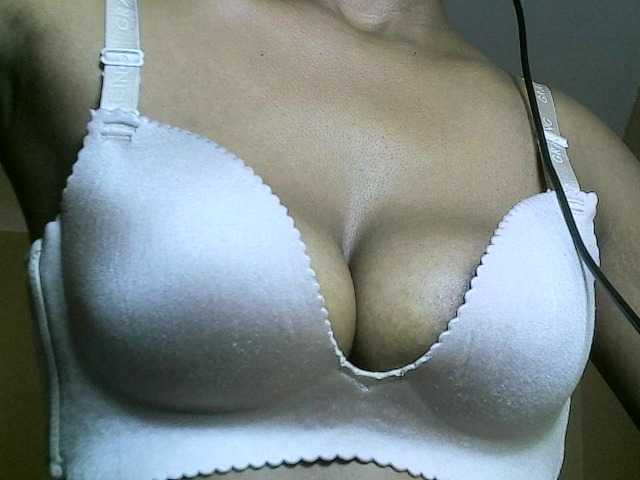 Avrilhunt live webcam show
