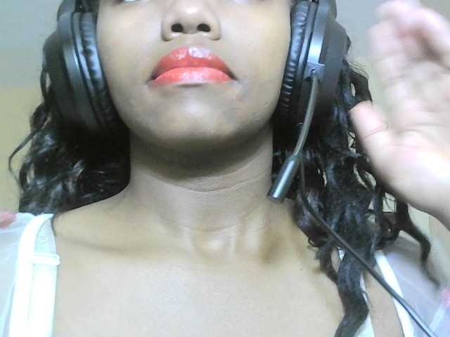 Avrilhunt live cam on BongaCams