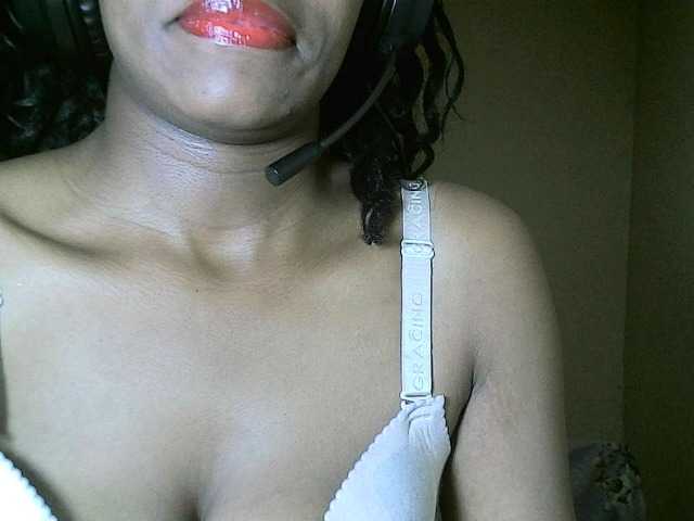 Avrilhunt live webcam show