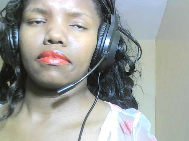 Avrilhunt live cam on BongaCams