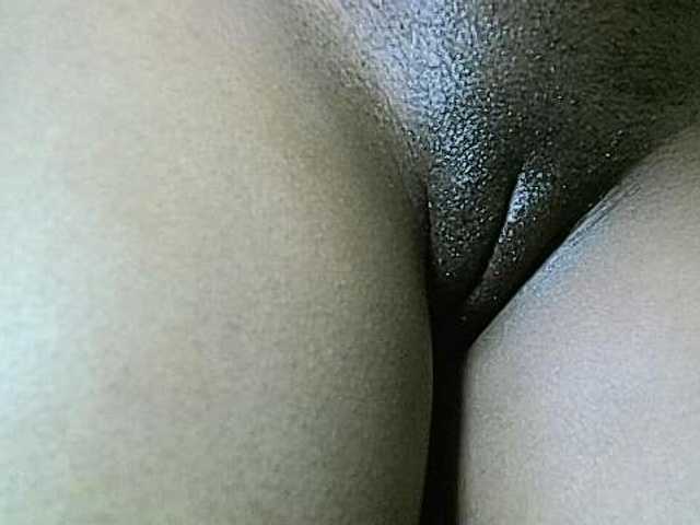 Avrilhunt live cam on BongaCams
