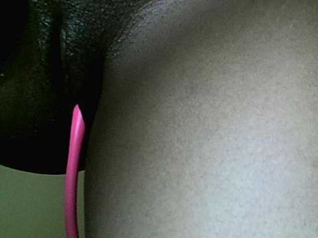 Avrilhunt live cam on BongaCams