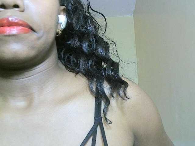 Avrilhunt live cam on BongaCams