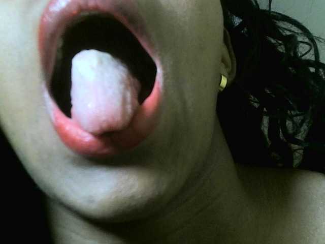 Avrilhunt live cam on BongaCams