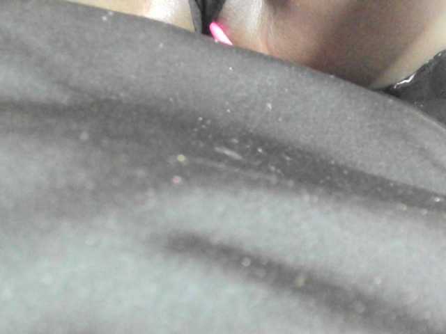 Avrilhunt live cam on BongaCams