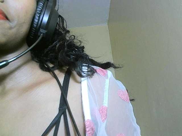 Avrilhunt live cam on BongaCams