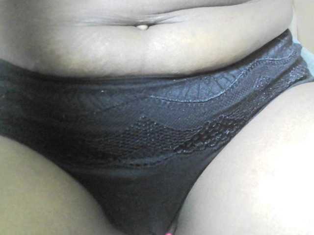 Avrilhunt live cam on BongaCams