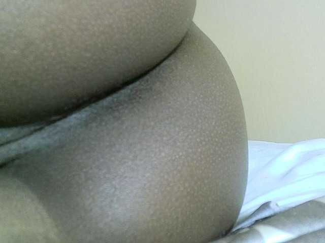 Avrilhunt live cam on BongaCams