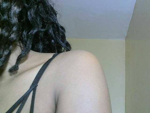 Avrilhunt, en directo ahora en BongaCams