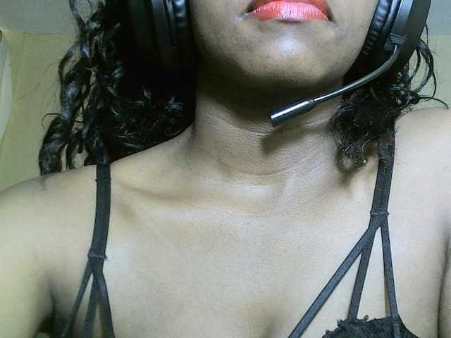 Avrilhunt, en vivo ahora en BongaCams