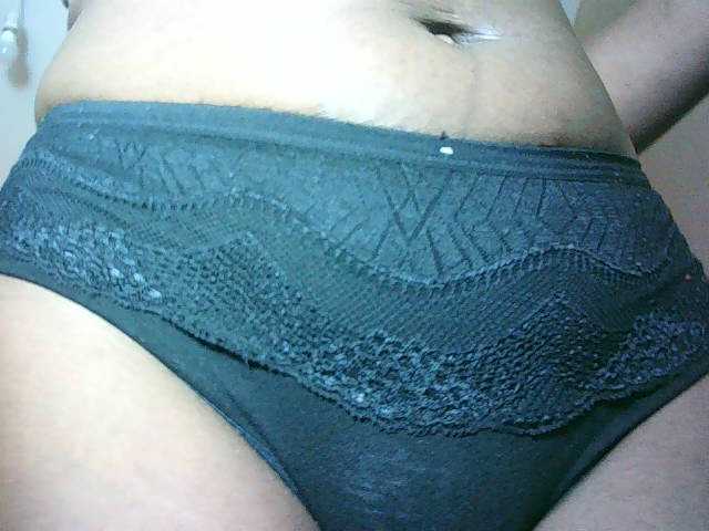 Avrilhunt webcam bongacams model stream image