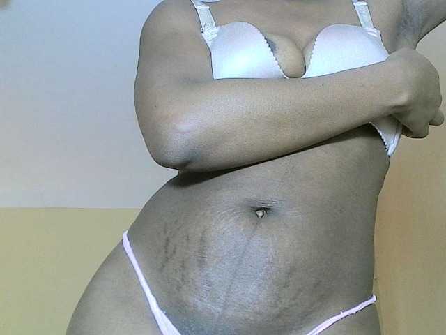 Avrilhunt live cam on BongaCams
