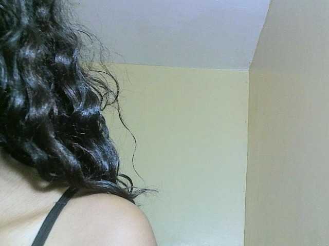 Avrilhunt live cam on BongaCams