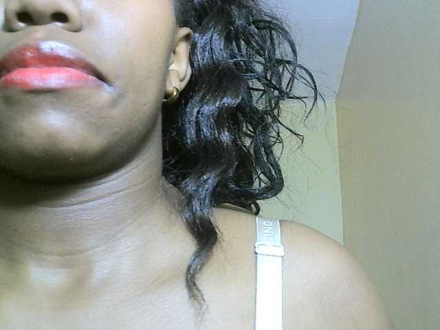 Avrilhunt live cam on BongaCams