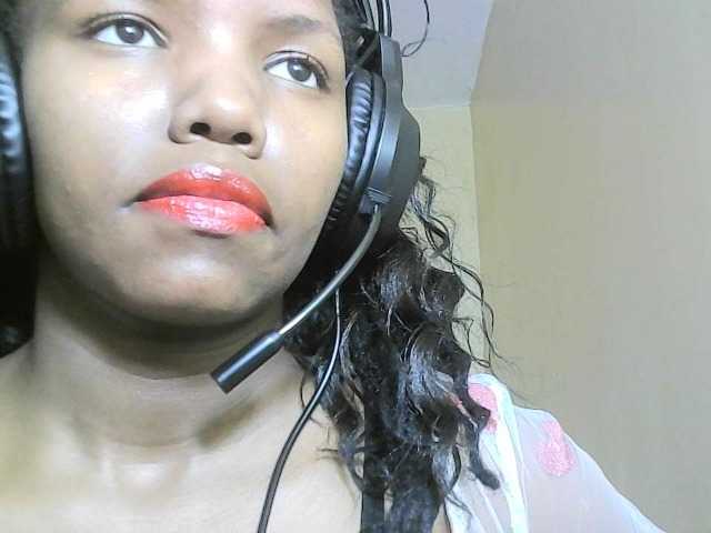 Avrilhunt live cam on BongaCams