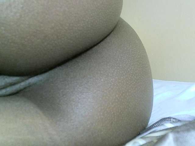 Avrilhunt live cam on BongaCams
