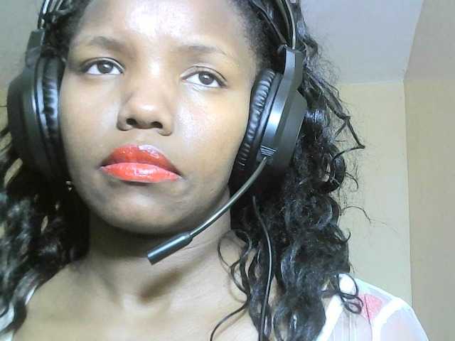 Avrilhunt live cam on BongaCams