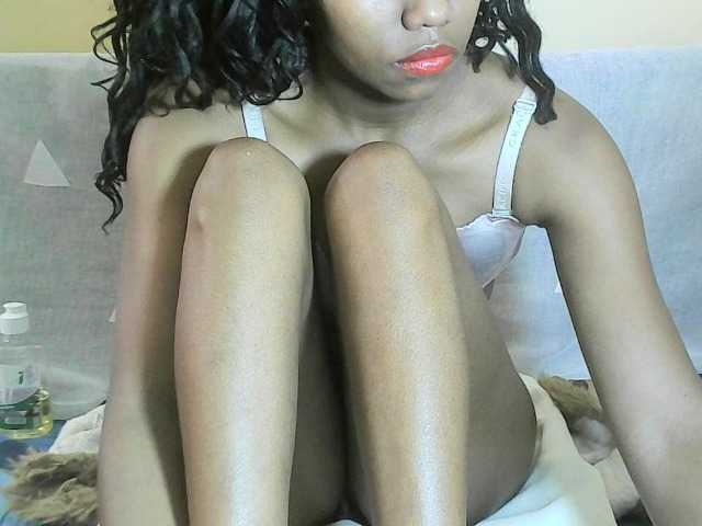Avrilhunt live cam on BongaCams