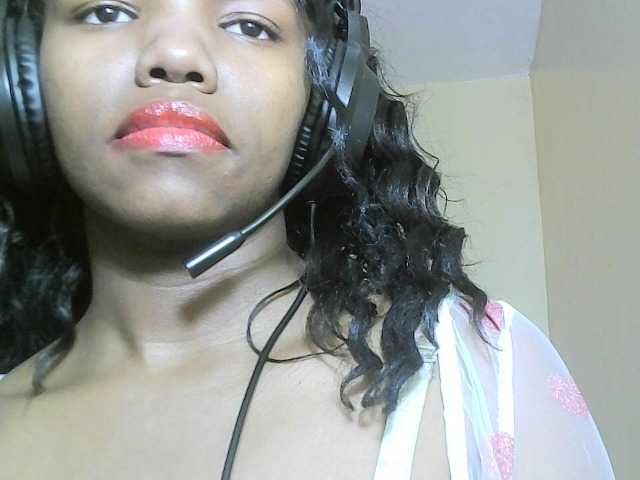 Avrilhunt live cam on BongaCams