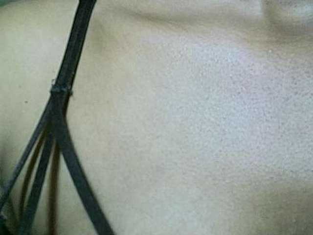 Avrilhunt live cam on BongaCams