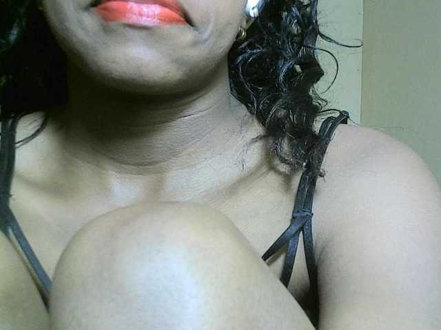 Avrilhunt live cam on BongaCams
