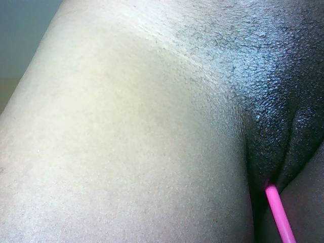 Avrilhunt's BongaCams show and profile