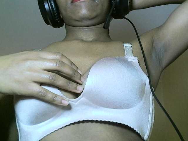 Avrilhunt live webcam show