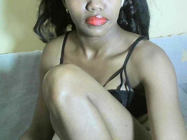 Avrilhunt live cam on BongaCams