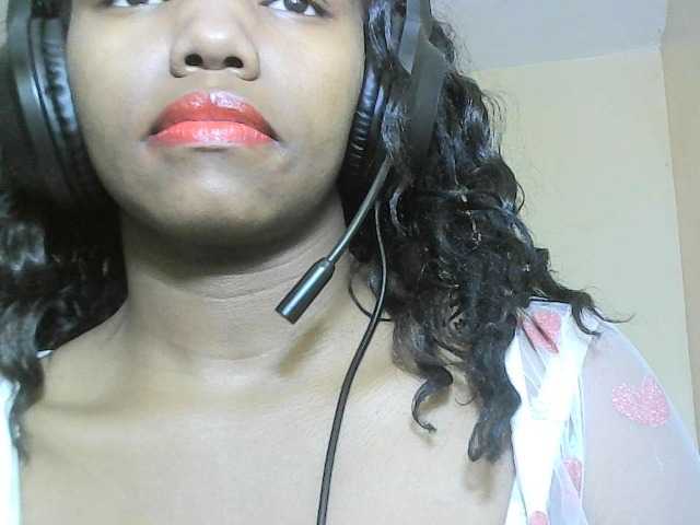Avrilhunt live cam on BongaCams