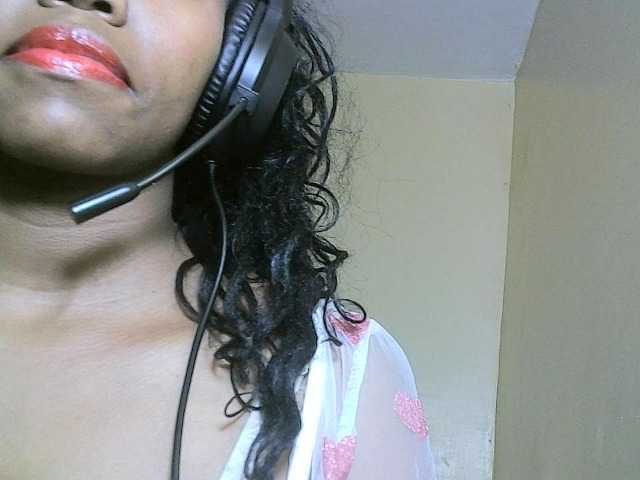 Avrilhunt live cam on BongaCams